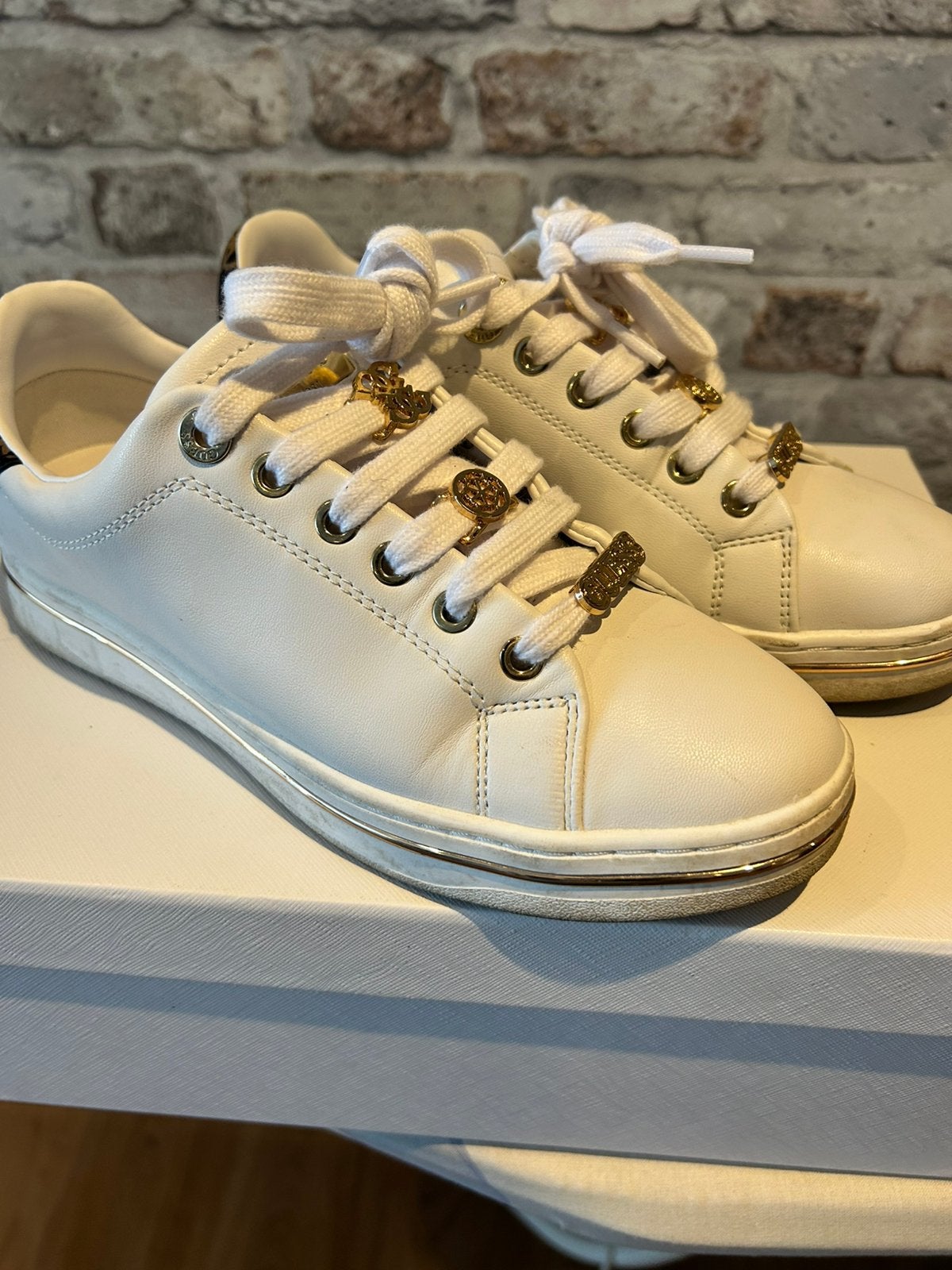 Guess sneakers, Enlèvement, Comme neuf, Sneakers et Baskets