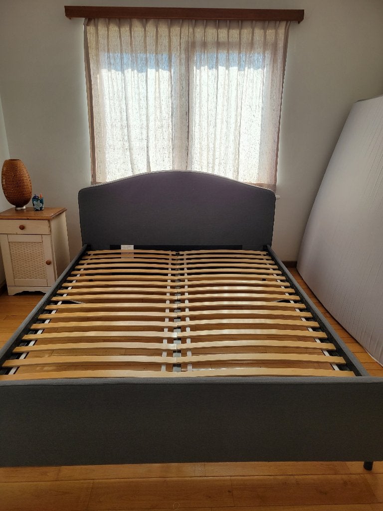 Lit sans matelas, Sans matelas, Gris, Comme neuf, Enlèvement