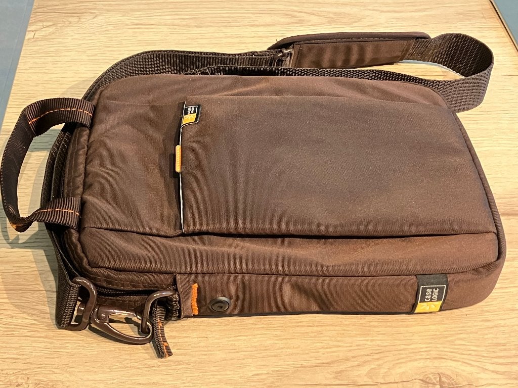 Case Logic Draagtas voor Apple iPad, Computers en Software, Laptoptassen, Zo goed als nieuw, Case Logic, Schouderband, Ophalen of Verzenden