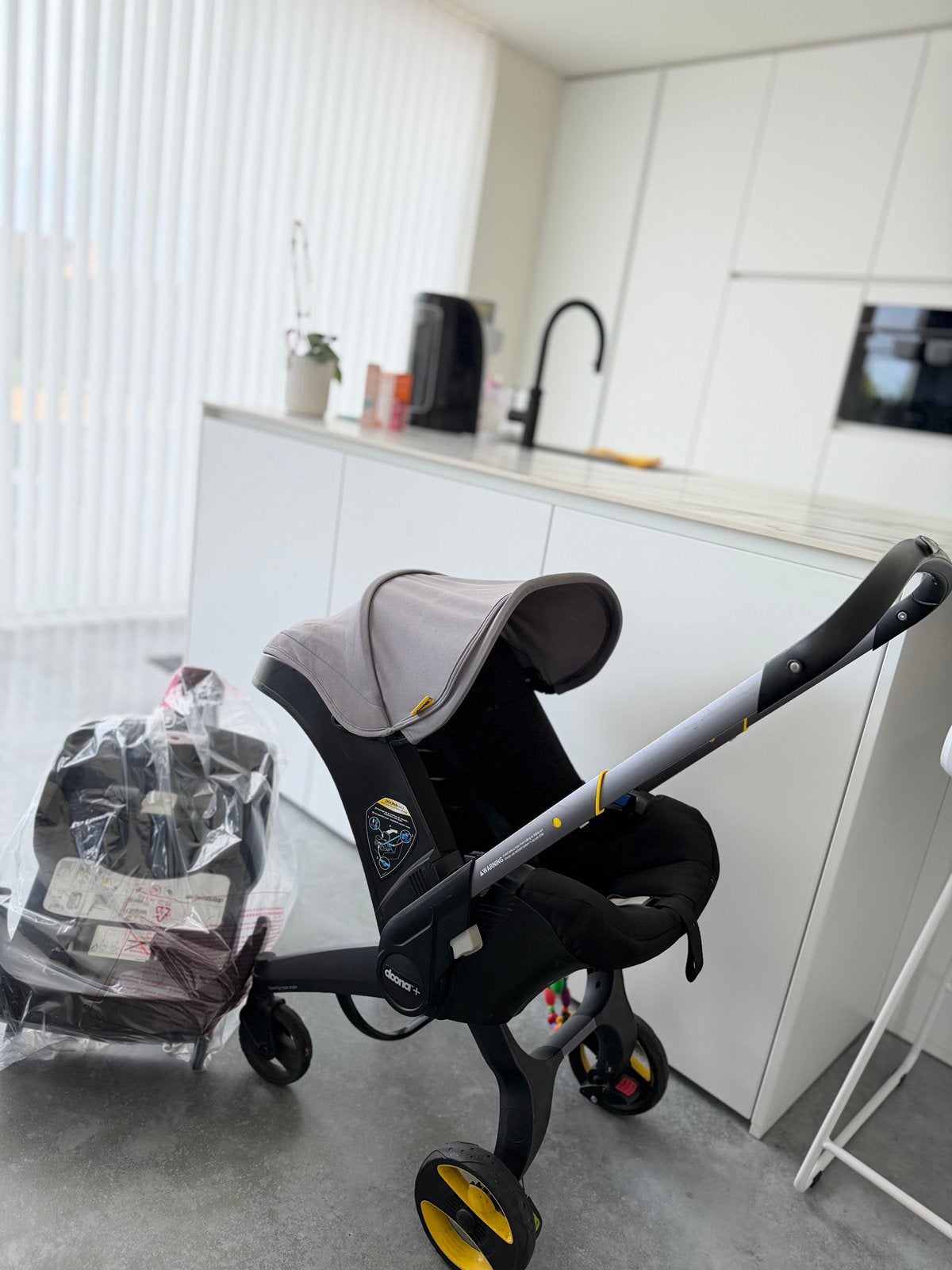 DOONA + 2xISOFIX +Regenhoesje +Rugzakje, Kinderen en Baby's, Ophalen, Autogordel of Isofix, Afneembare rugleuning, Zo goed als nieuw