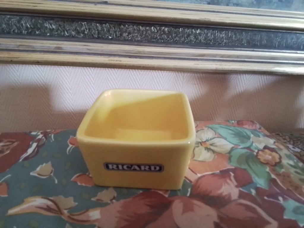 RICARD 2 chips BAKJEs of ANDERE, Verzamelen, Ophalen, Nieuw, Overige typen