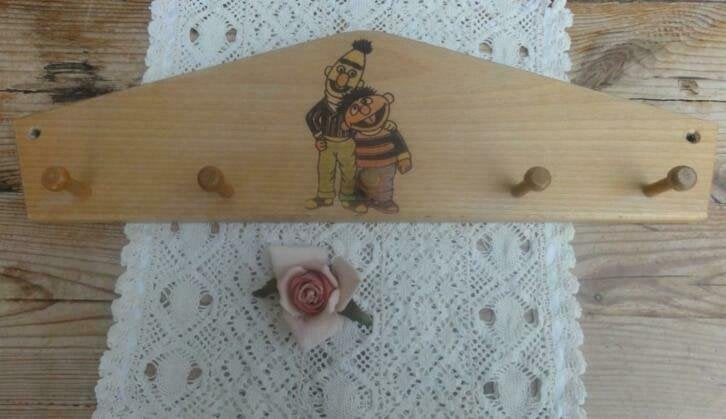 Houten kinder kapstokje met Bert & Ernie van Sesamstraat, -, Moins de 100 cm, Portemanteau enfant, Utilisé
