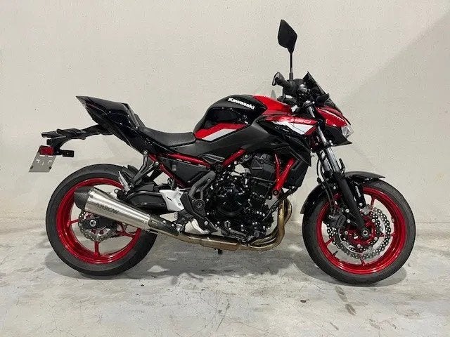 Kawasaki Z650 35KW A2 met Arrow uitlaatlijn. (bj 2024), Motoren, Bedrijf, Overig, 650 cc, 12 t/m 35 kW