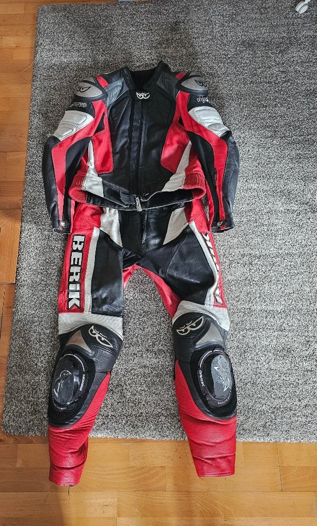 2-delig motorpak berik maat 52, Motoren, Ophalen, Combipak