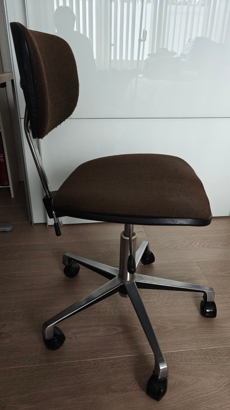 bureaustoel met bureautafel, Ophalen, Bruin, Zo goed als nieuw, Bureaustoel