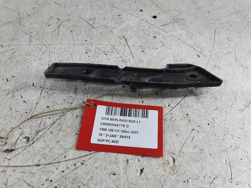 SUPPORT PARE-CHOCS AVANT DROIT Berlingo (9680546780), Citroën, Mevr. I. Hauben, Utilisé, Rue de l'Espoir 34 34
4030  GRIVEGNÉE, BE