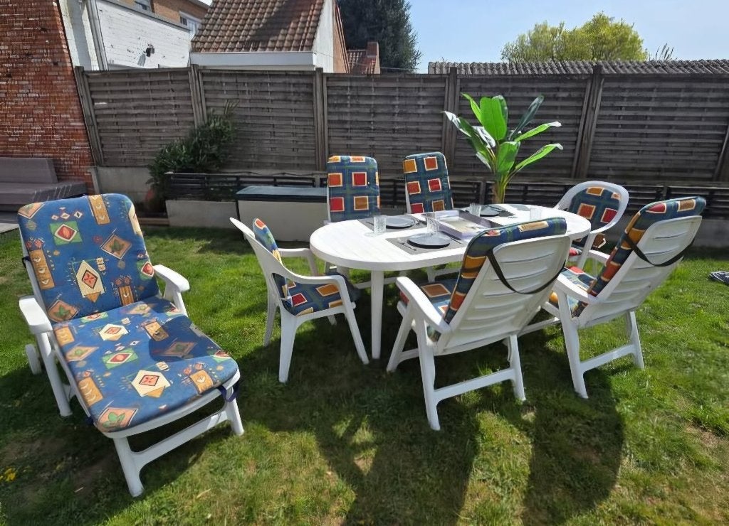 Volledige tuinset wit, Tuin en Terras, Tuinsets en Loungesets, Ophalen, Kunststof, Gebruikt, 6 zitplaatsen