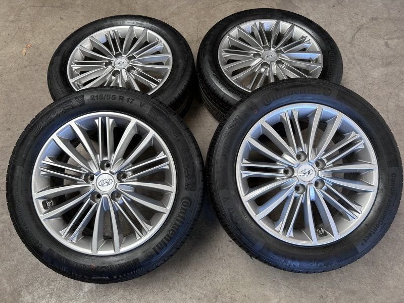 17 inch originele velgen + zomerbanden Hyundai Kona, Auto-onderdelen, -, -, Banden en Velgen, 17 inch