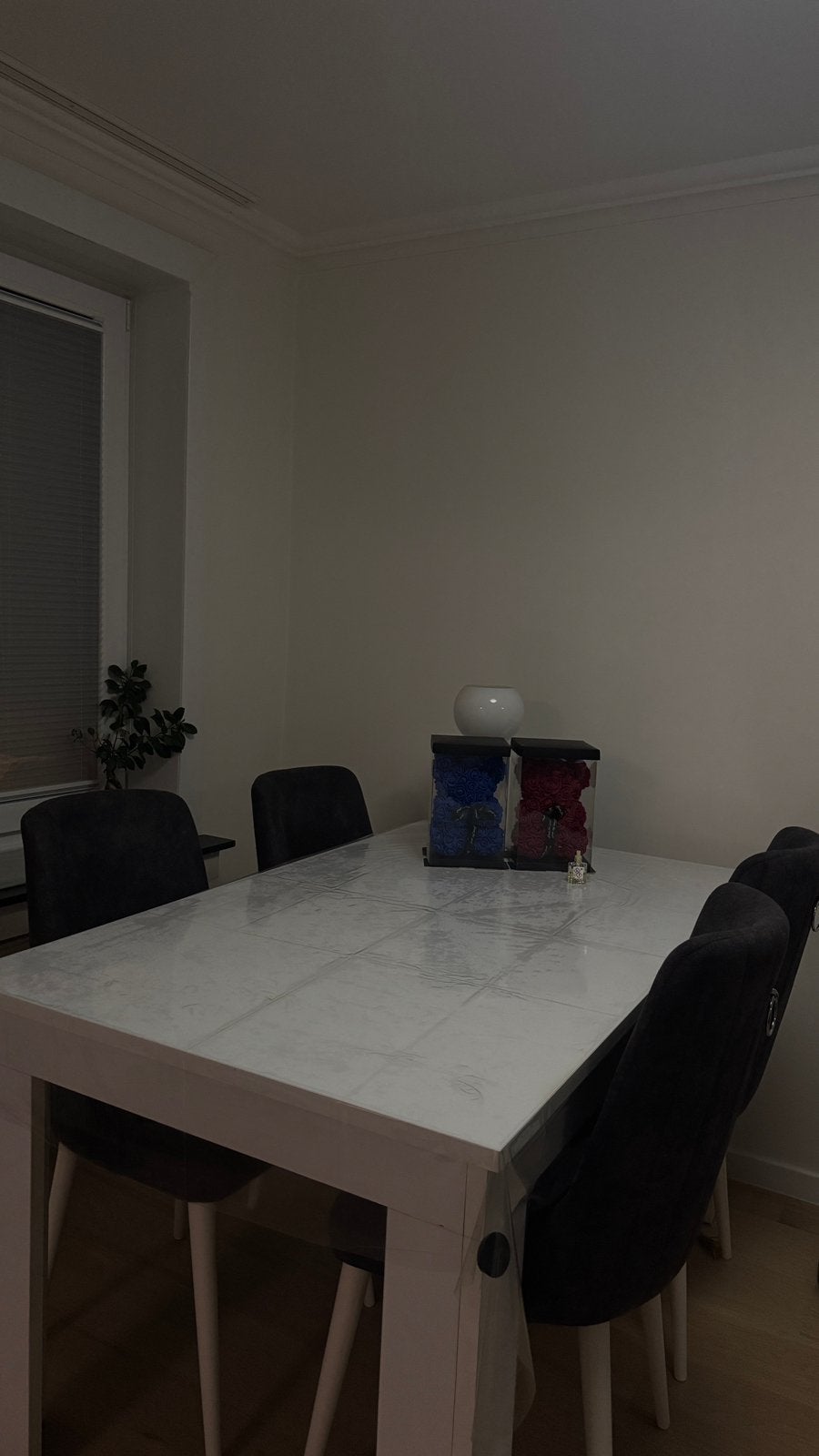 Eettafel en 4 stoelen, Huis en Inrichting, Ophalen, Zo goed als nieuw, Vijf personen of meer, Rechthoekig