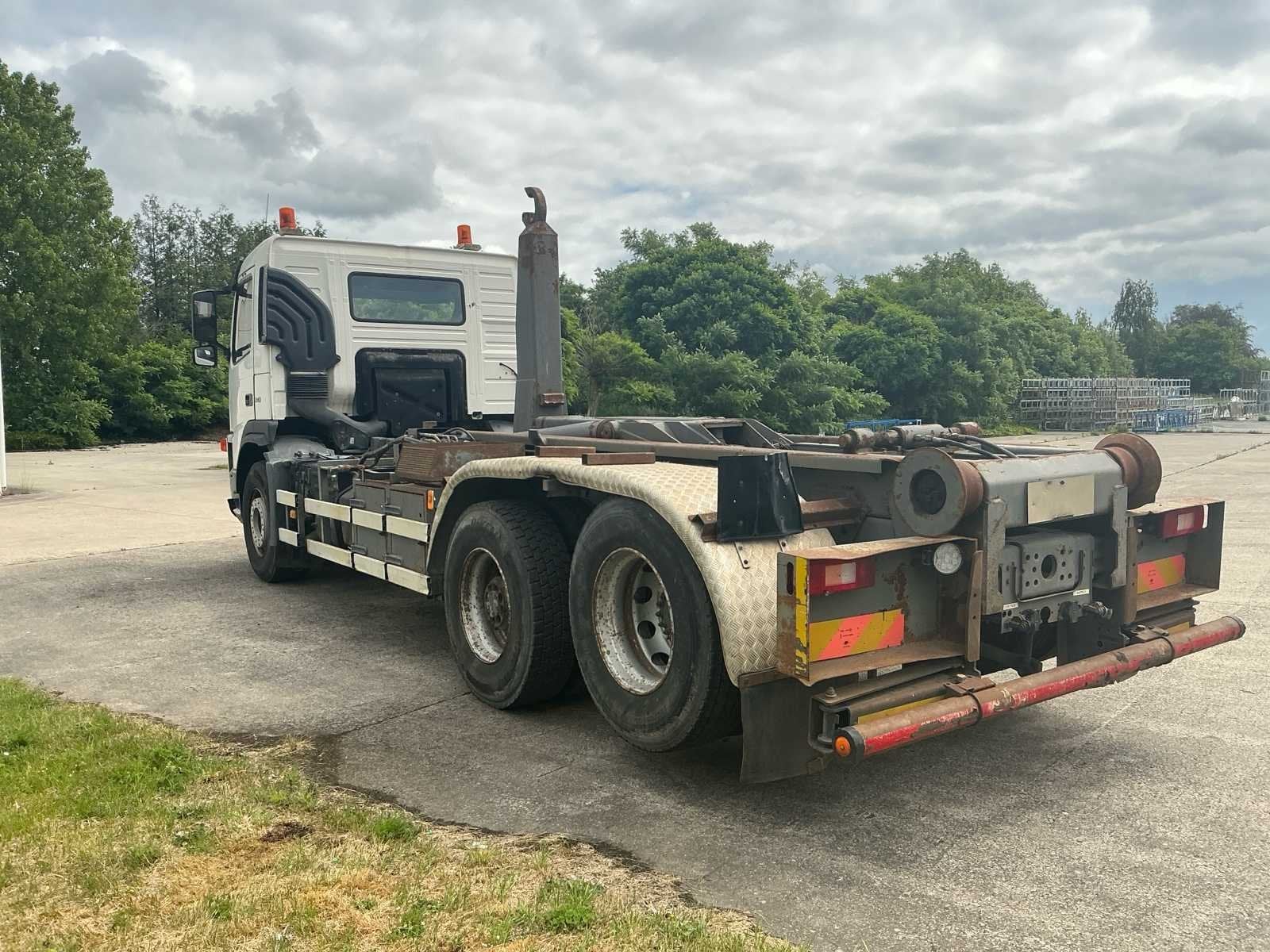 Volvo - 2004 - FM/FH 12 340 6x2R - Vrachtwagen met Container, Auto's, Vrachtwagens, Overige brandstoffen, Bedrijf, Volvo, Te koop