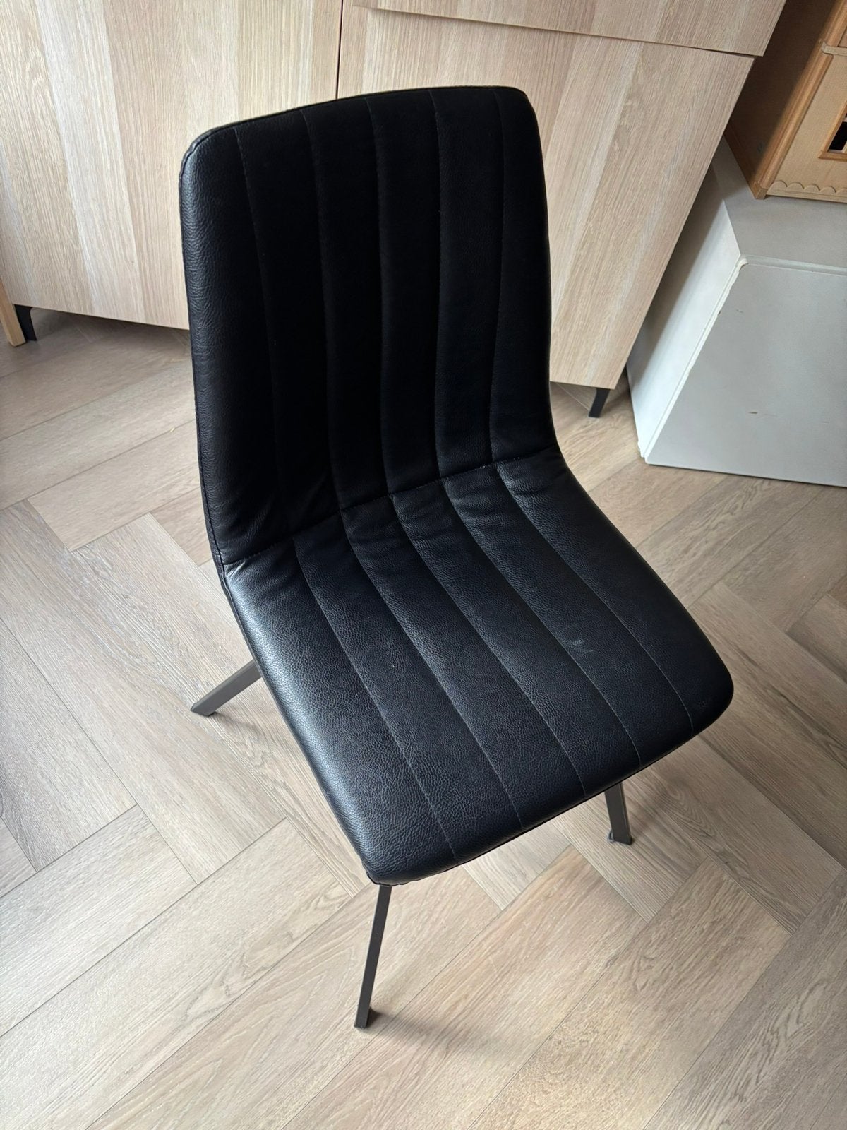6 zwarte eetstoelen, Ophalen, Zo goed als nieuw