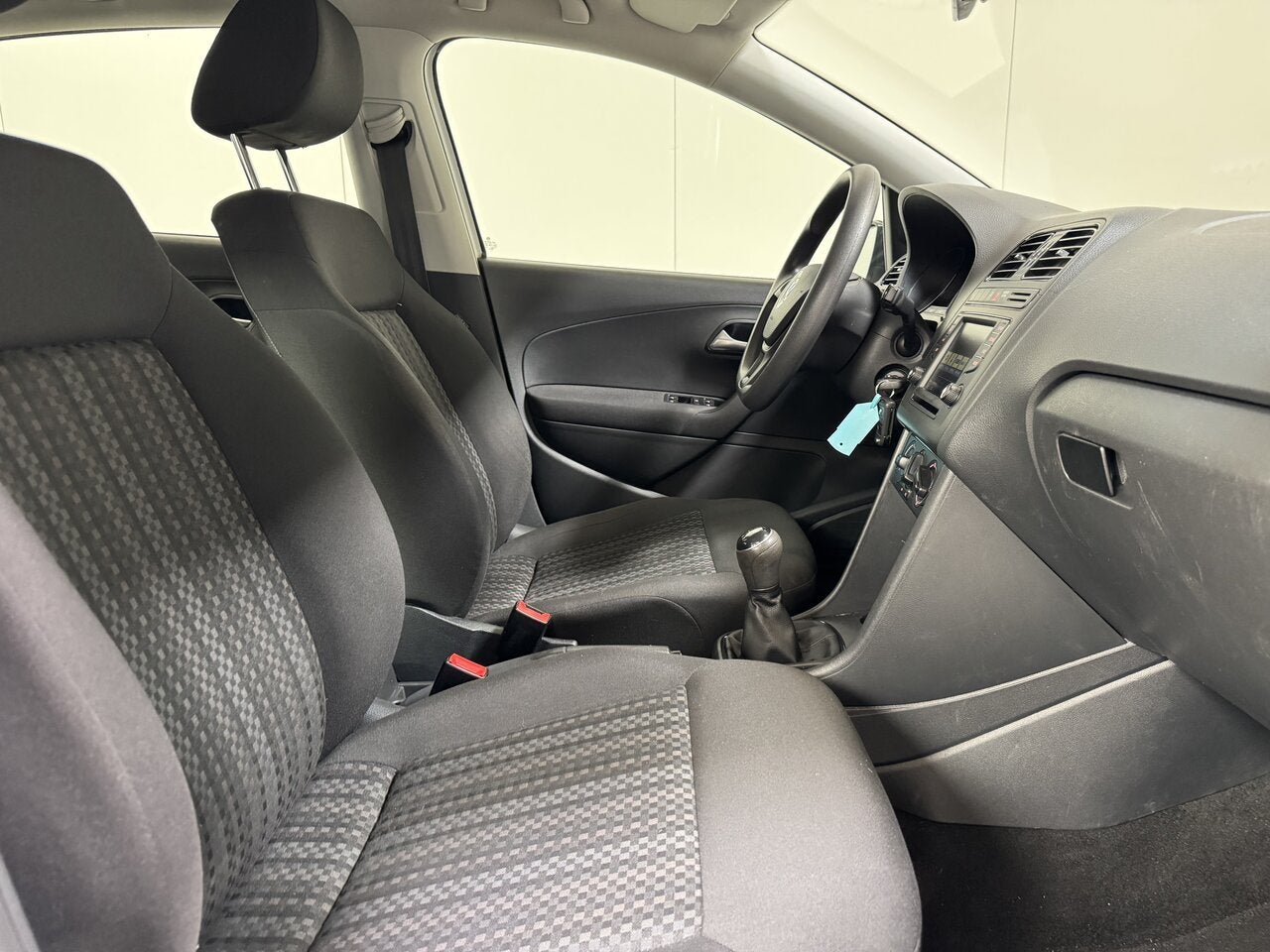 Volkswagen Polo 1.0 Benzine - Airco - Radio - Zeer Goede St, Autos, Volkswagen, 0 kg, Achat, https://public.car-pass.be/vhr/cde29b76-55b6-4182-9467-ee8a68d16282