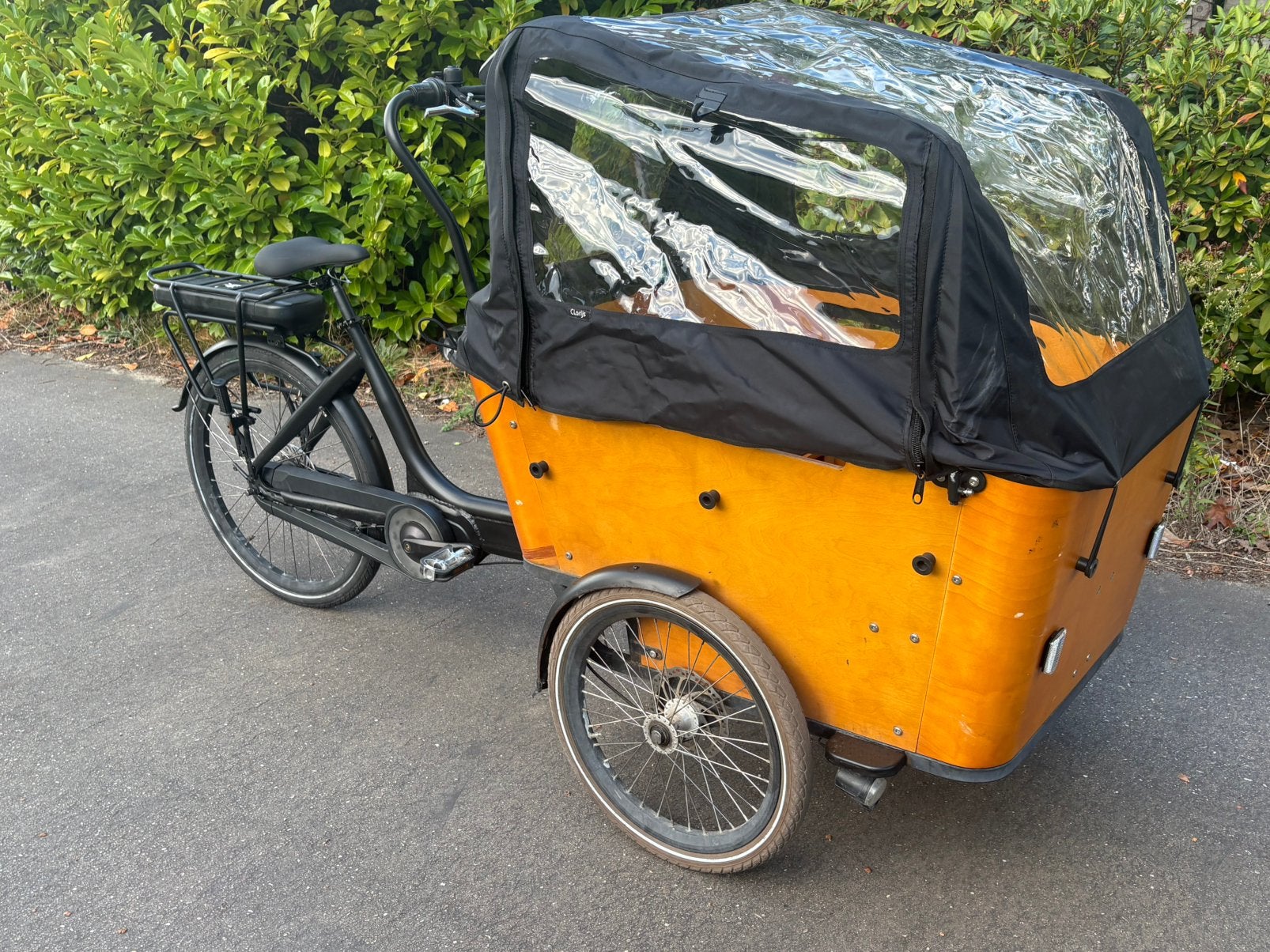 Elektrische vogue carry 3 bakfiets te koop, brengen mogelijk, Fietsen en Brommers, Ophalen of Verzenden, Zo goed als nieuw, 4 kinderen of meer