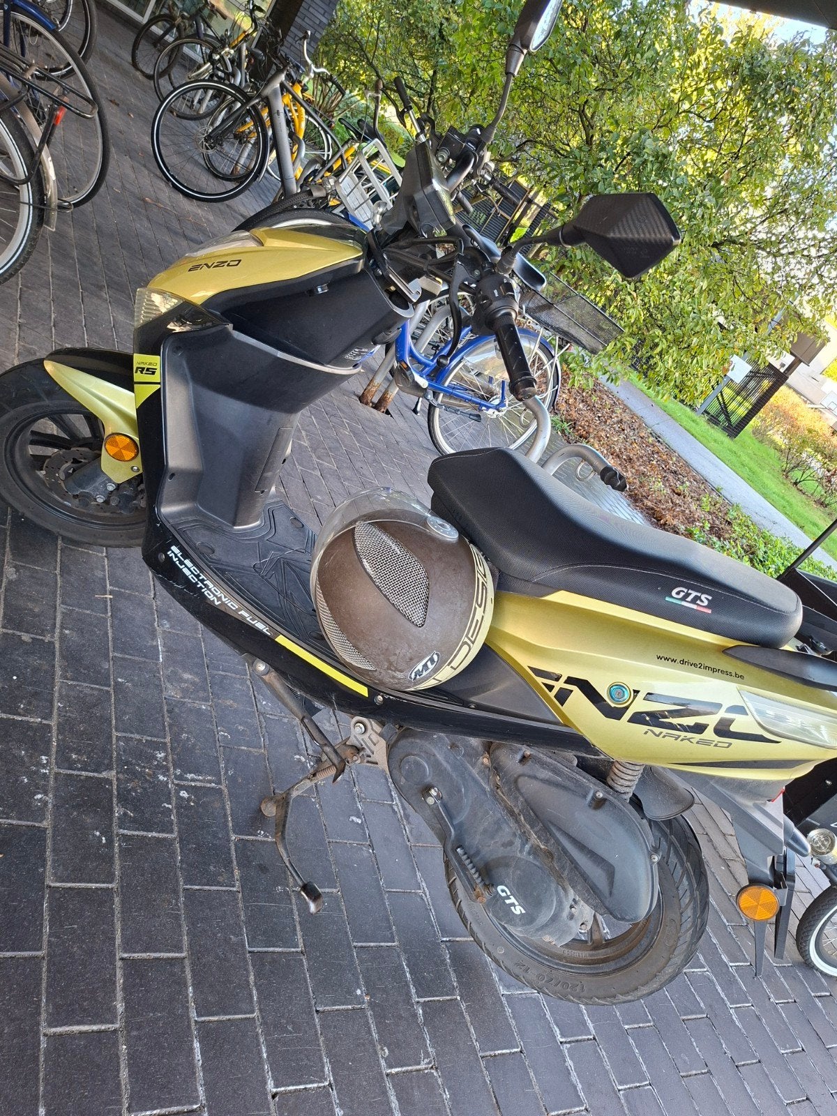 A klasse brommer te koop!, Enlèvement