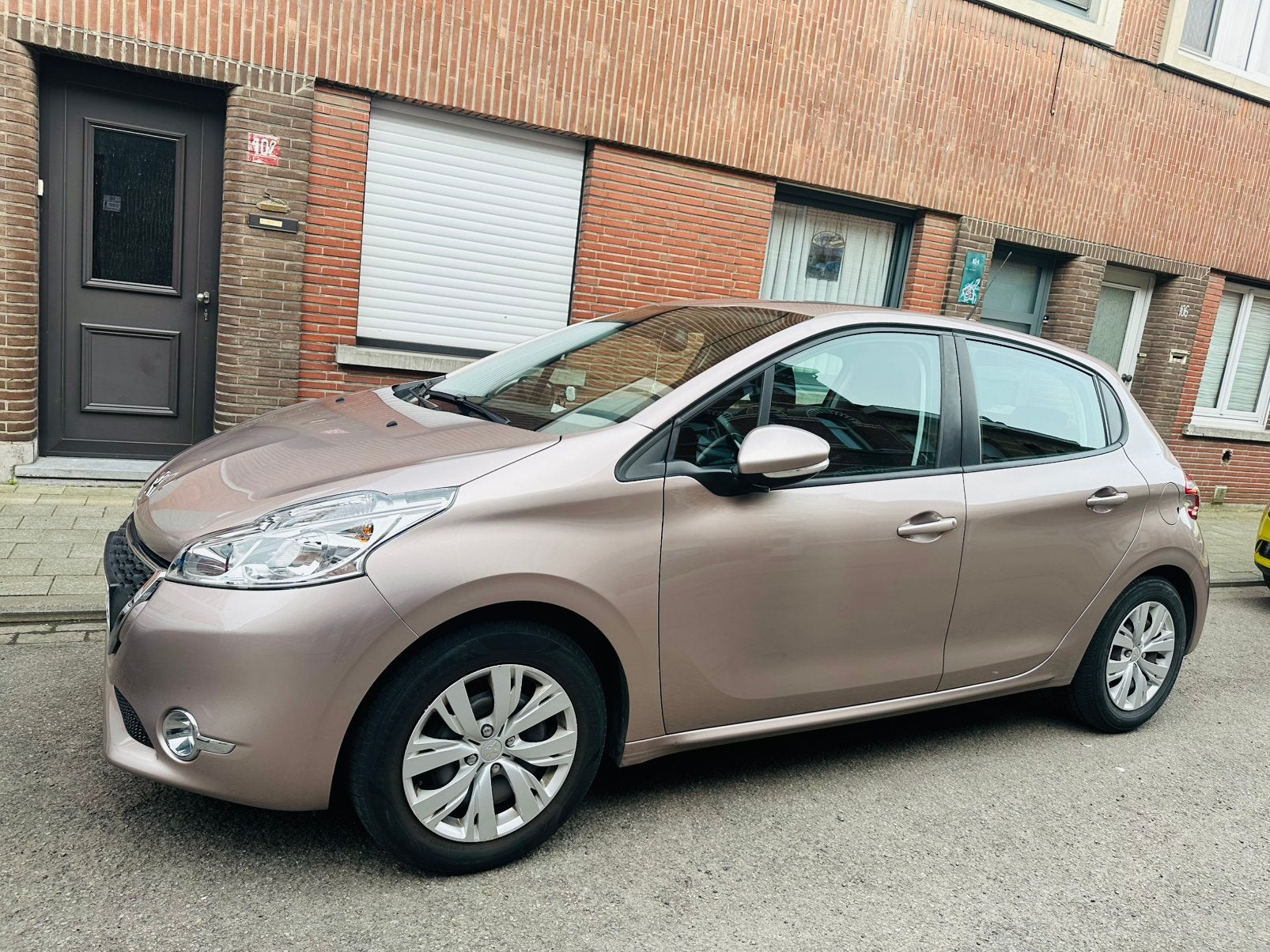 Peugeot 208 in top staat, Euro 5, Stof, 50 kW, Zwart