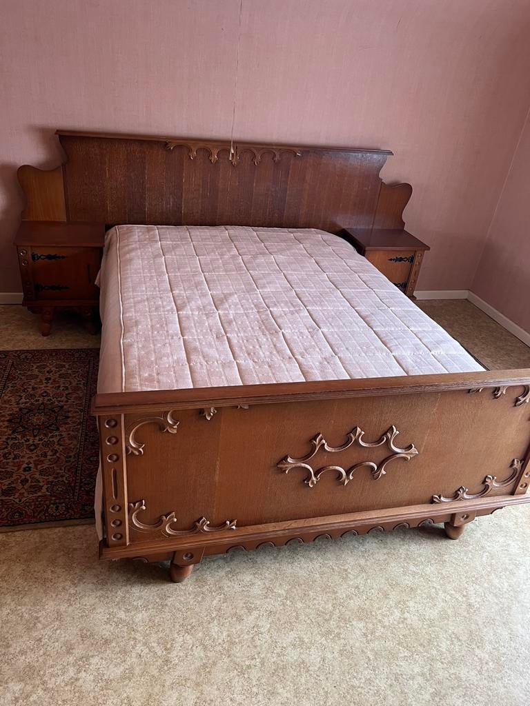 Houten bed, Enlèvement