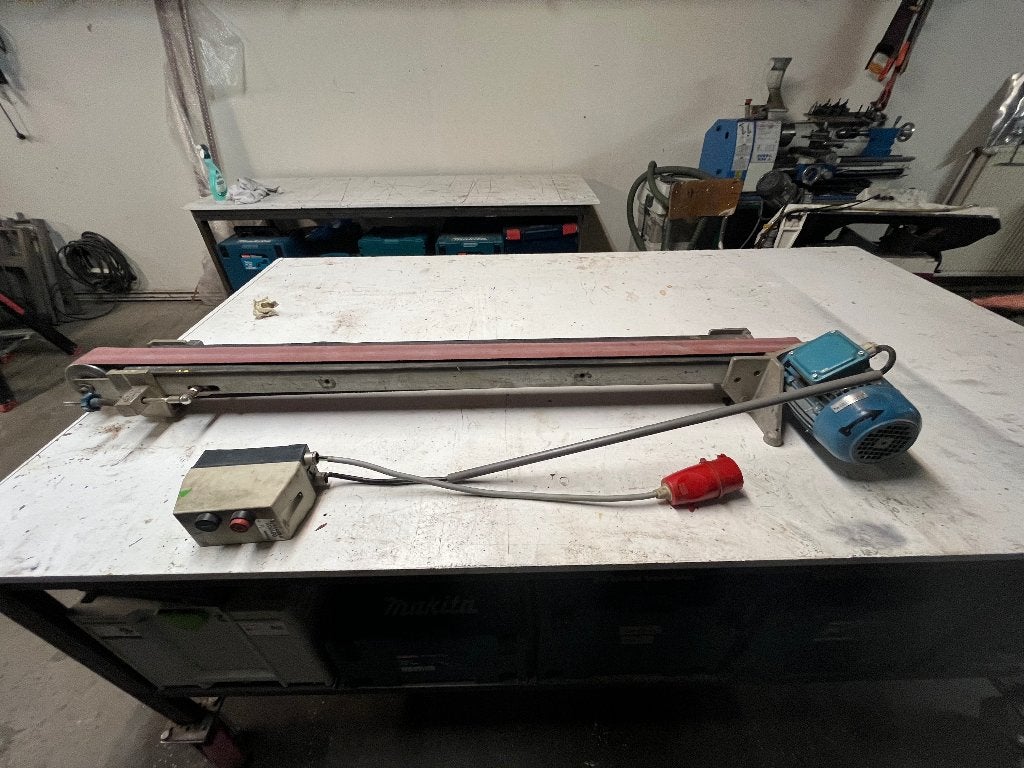 Bandschuurmachine 130cm, Bricolage & Construction, Outillage | Ponceuses, Enlèvement, Ponceuse à bande