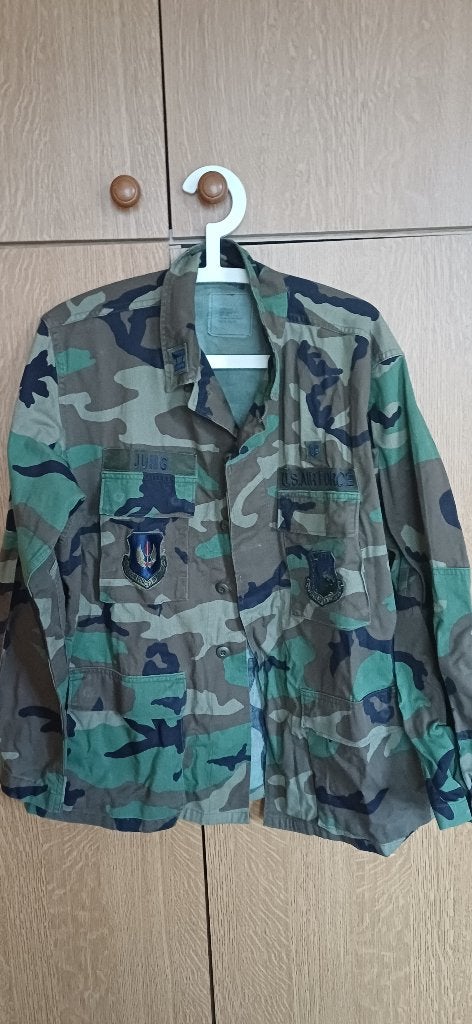 Leger kleding, Ophalen