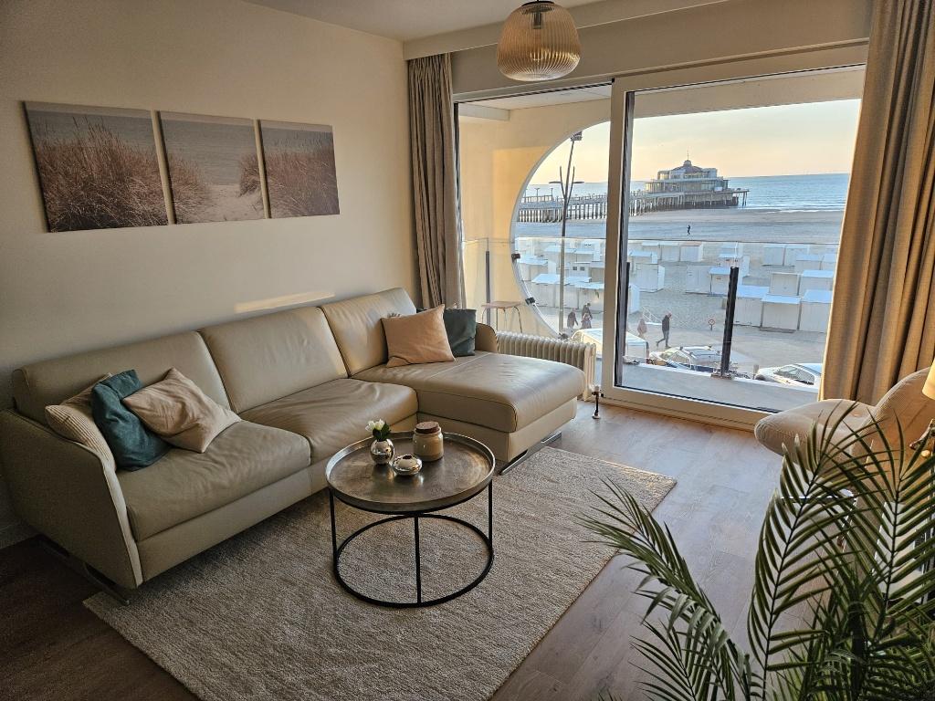 Volledig vernieuwd appartement op de zeedijk aan zee te huur, Vakantie