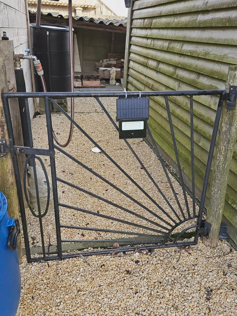 Metalen hekje, Tuin en Terras, Ophalen, Zo goed als nieuw