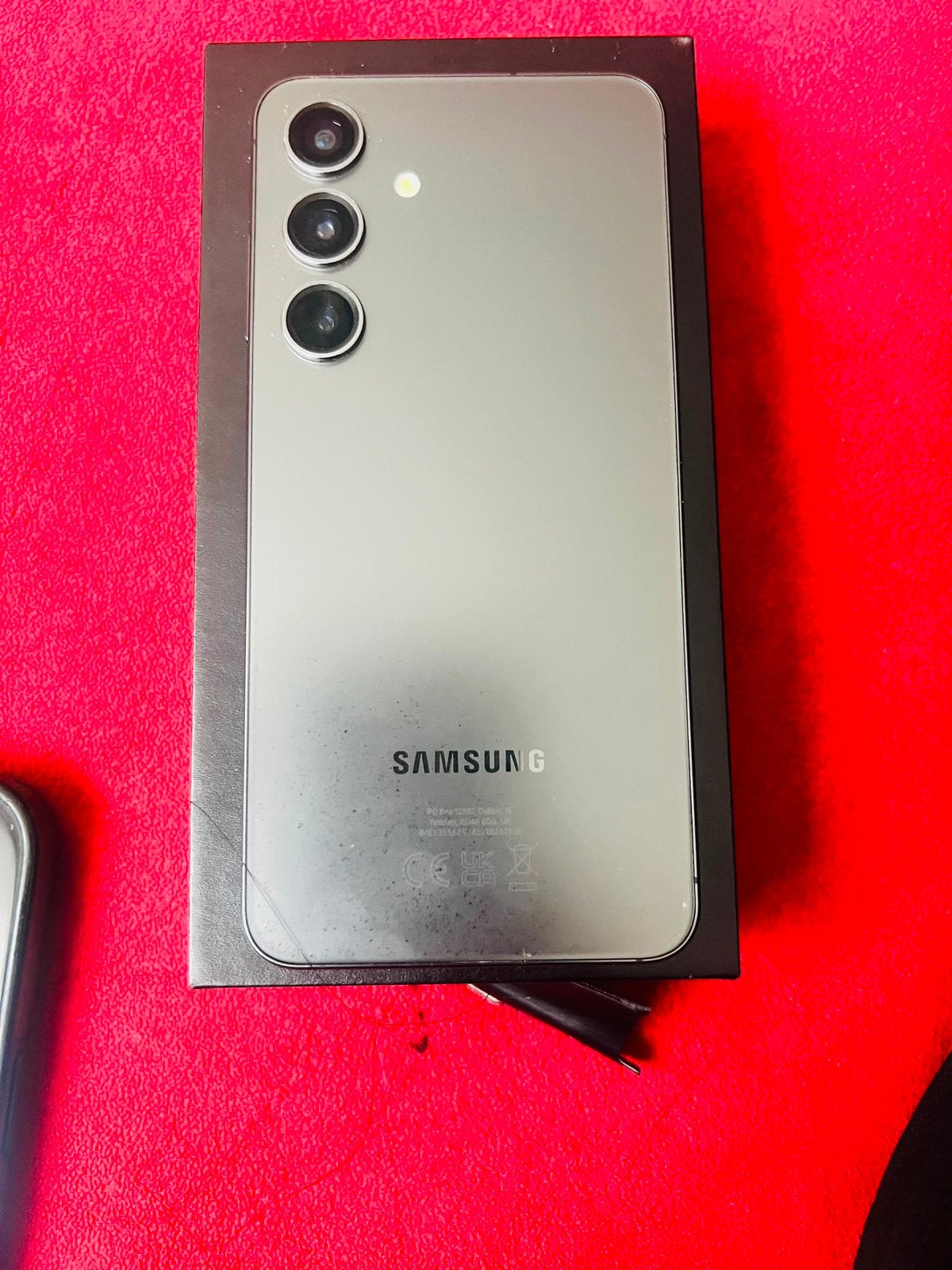 Samsung Galaxy S24 – Scherm kapot + 2 gratis hoesjes, Telecommunicatie, Mobiele telefoons | Samsung, Overige kleuren, Galaxy S24