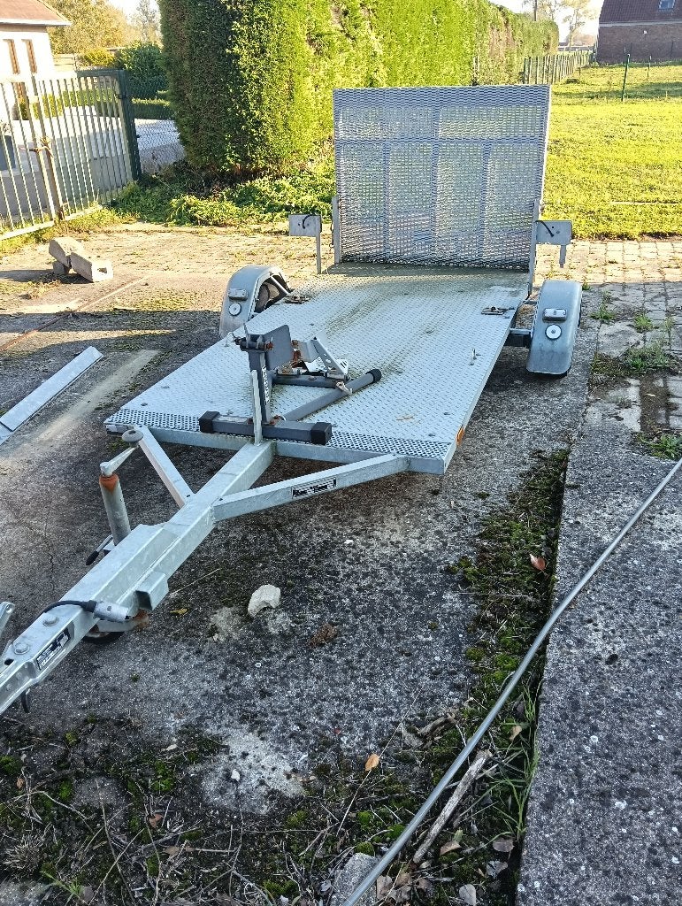 Aanhangwagen moto, Ophalen, Zo goed als nieuw