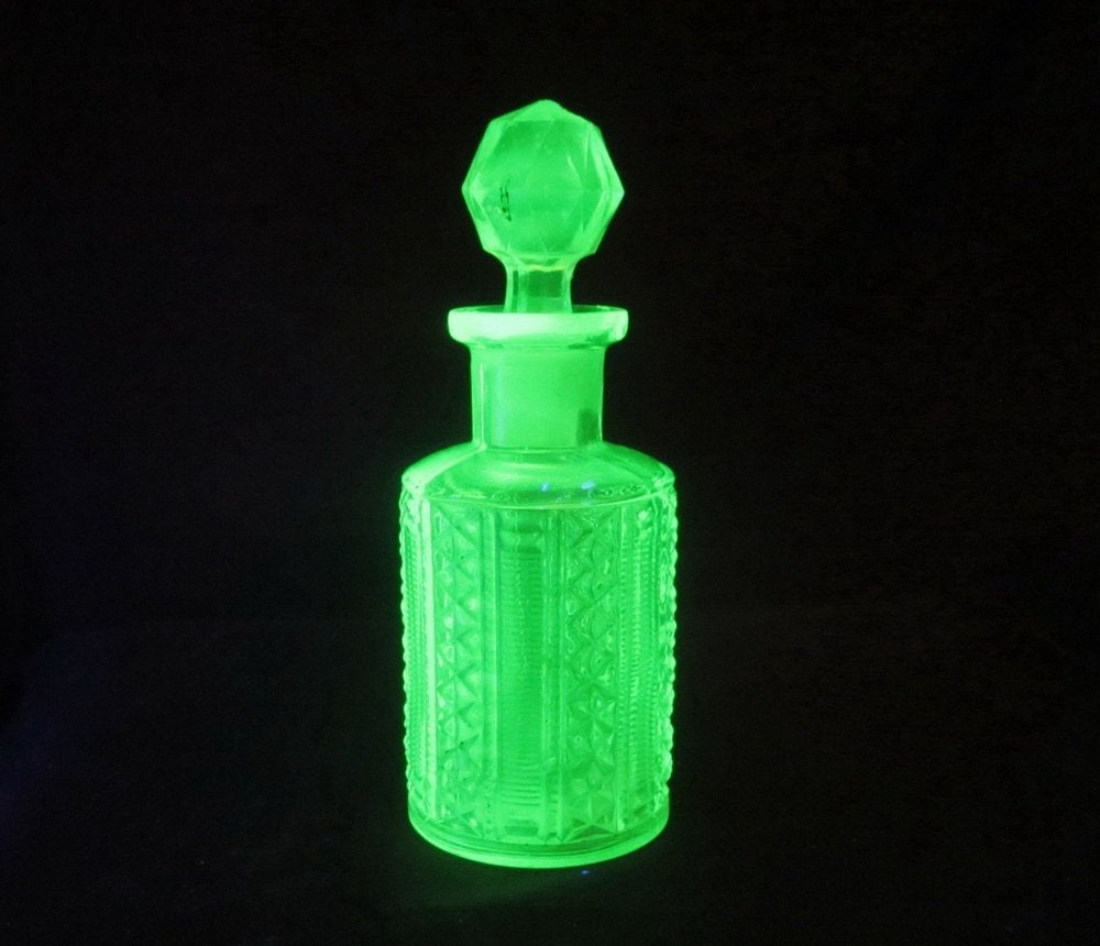 Bouteille de parfum ancienne art déco en ouraline Brockwitz, Envoi