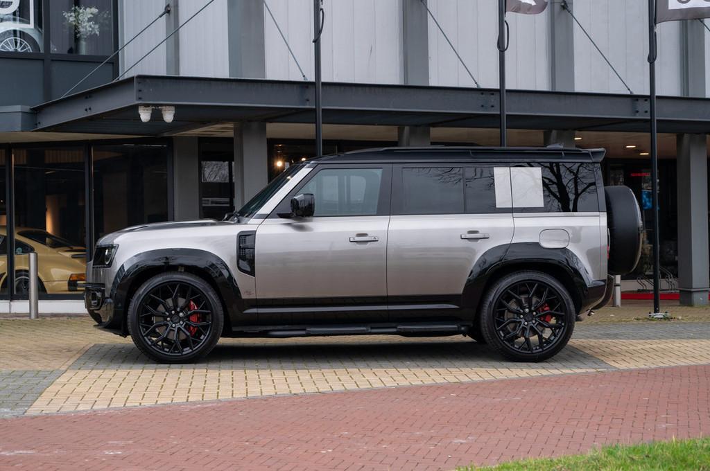 Land Rover Defender 110 P300e X-Dynamic HSE Urban Widetrack, Auto's, Automaat, Gebruikt, Stuurwielverwarming, Leder