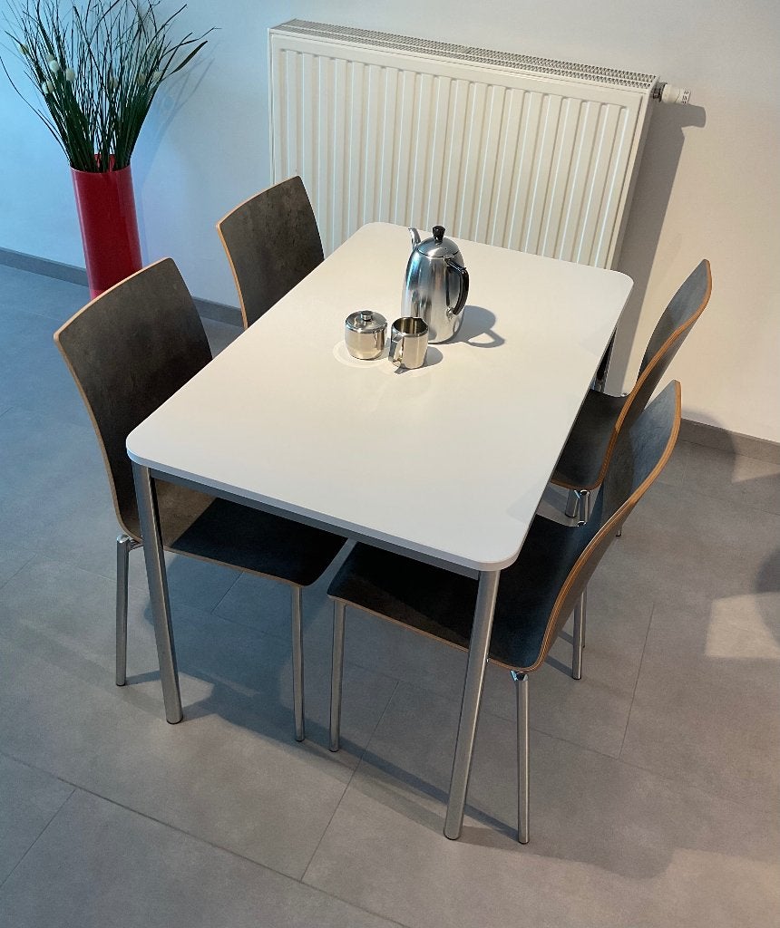 Ensemble de table et 4 chaises du Showroom, Quatre personnes, Synthétique, 50 à 100 cm, Enlèvement