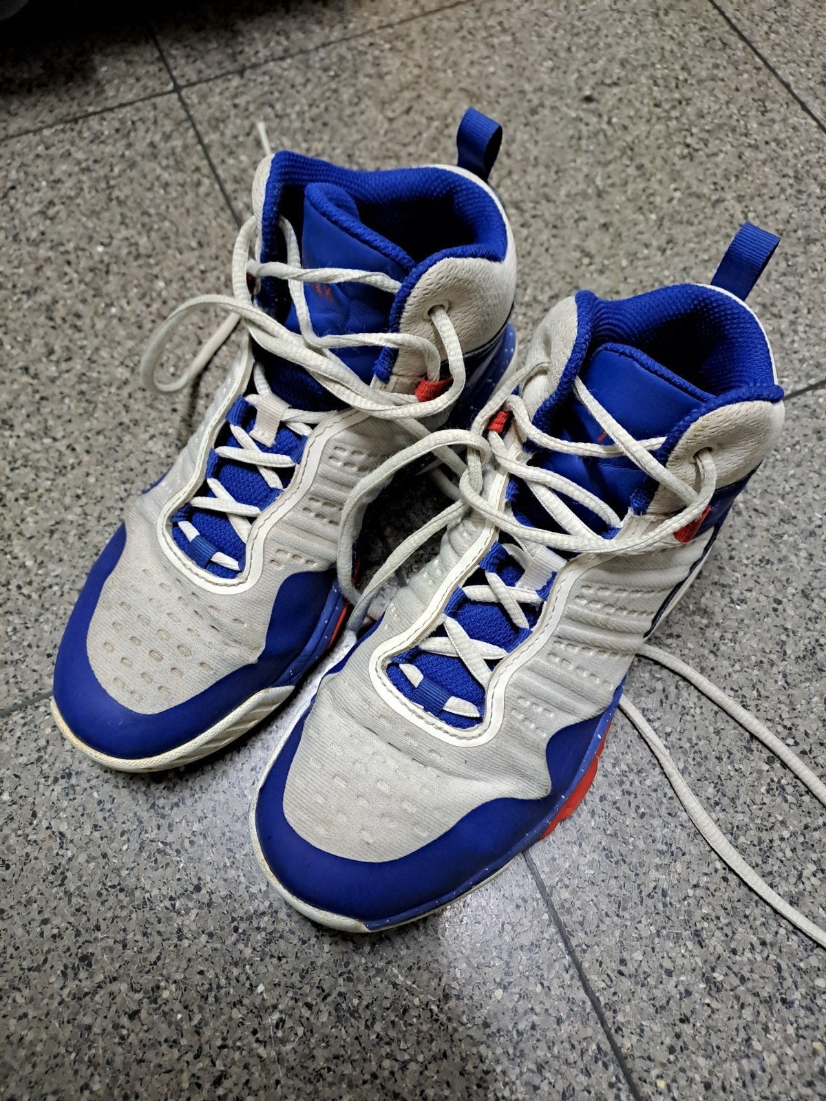basketschoenen maat 36, Sport en Fitness, Ophalen of Verzenden, Zo goed als nieuw, Schoenen