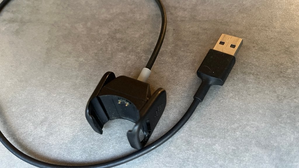 Fitbit charge 4 oplaadkabel, Sports & Fitness, Cardiofréquencemètres, Enlèvement, Utilisé