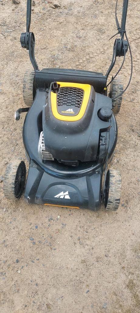 grasmaaier mcculloch m46-125r bijna nieuw, Enlèvement, Bac de ramassage