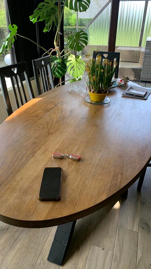 Zeer stevige massief EIKEN ovale tafel 2 meter op 1 meter, Ophalen, Zo goed als nieuw