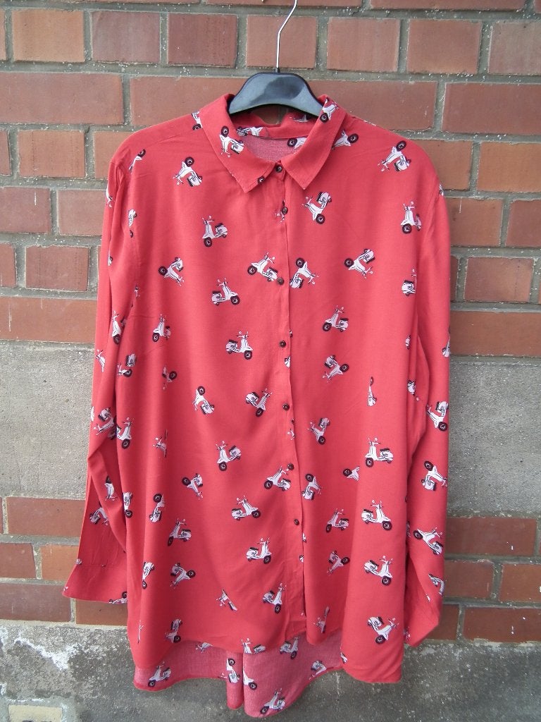 Rode blouse, voor dames. maat 48/50 (C&A) in perfecte staat, Kleding | Dames, Blouses en Tunieken, Verzenden, Maat 46/48 (XL) of groter