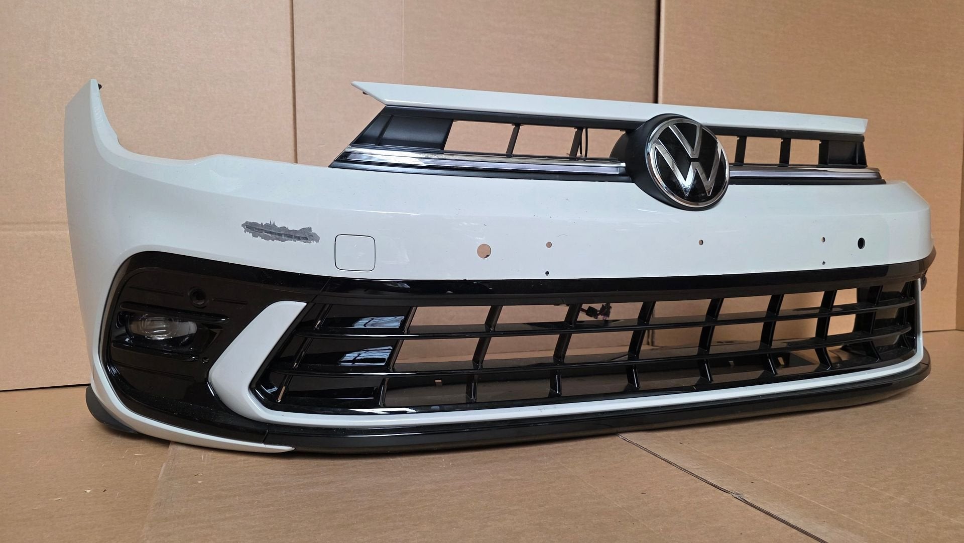 Voorbumper VW Polo 2G Facelift R-line Bumper 6xPDC bj.2022-, Auto-onderdelen, Carrosserie, Bumper, Voor, Gebruikt, Herkomst onderdeel bekend