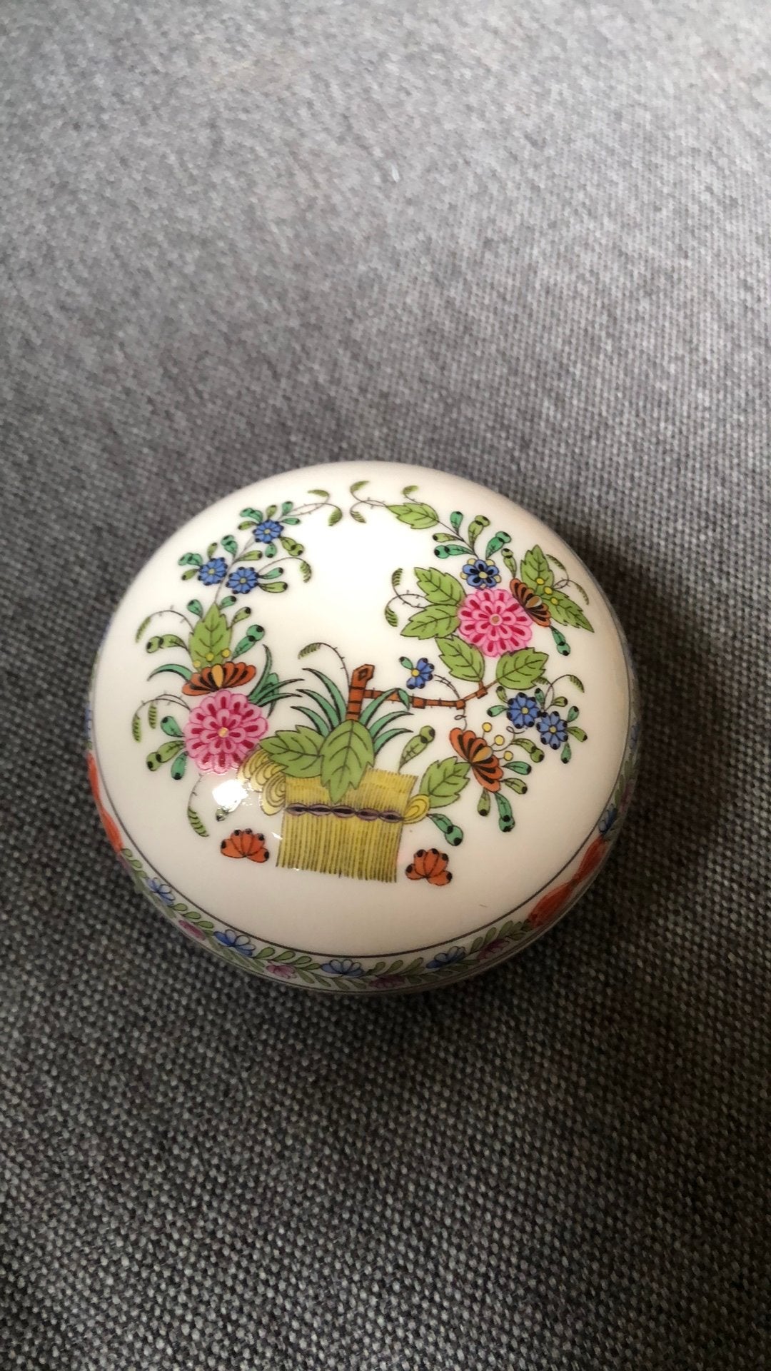 Herend boîte diam +-8cm, Ophalen of Verzenden