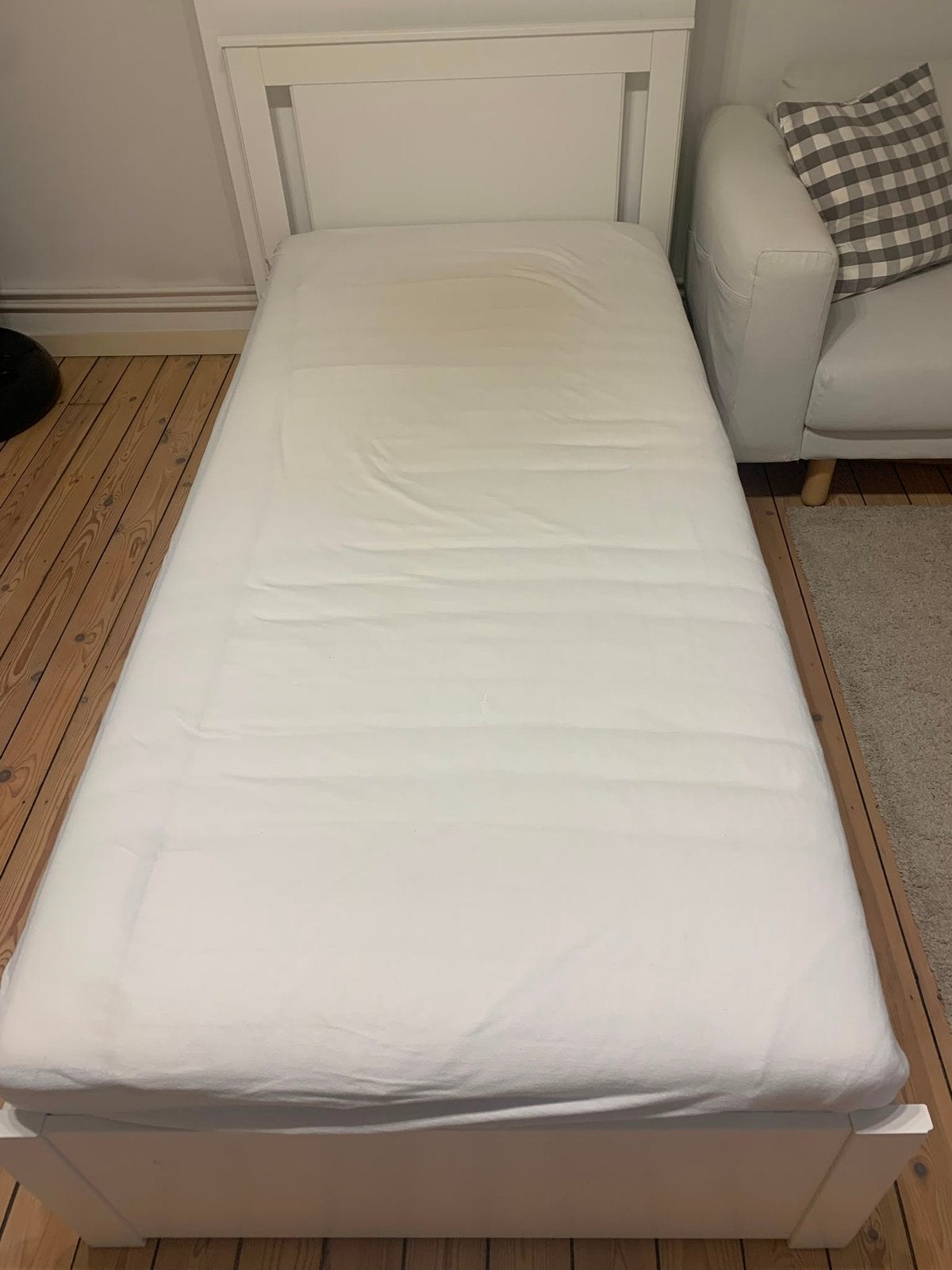 Lit IKEA avec matelas 90 x 200, Huis en Inrichting, Slaapkamer | Bedden, Ophalen, Eenpersoons, Wit, 200 cm