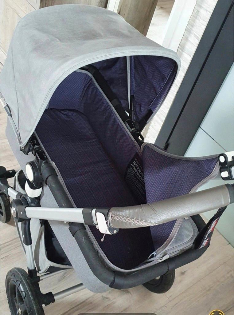 Ik verkoop een kinderwagen met een draagtas en twee warme sl, Ophalen, Kinderwagen