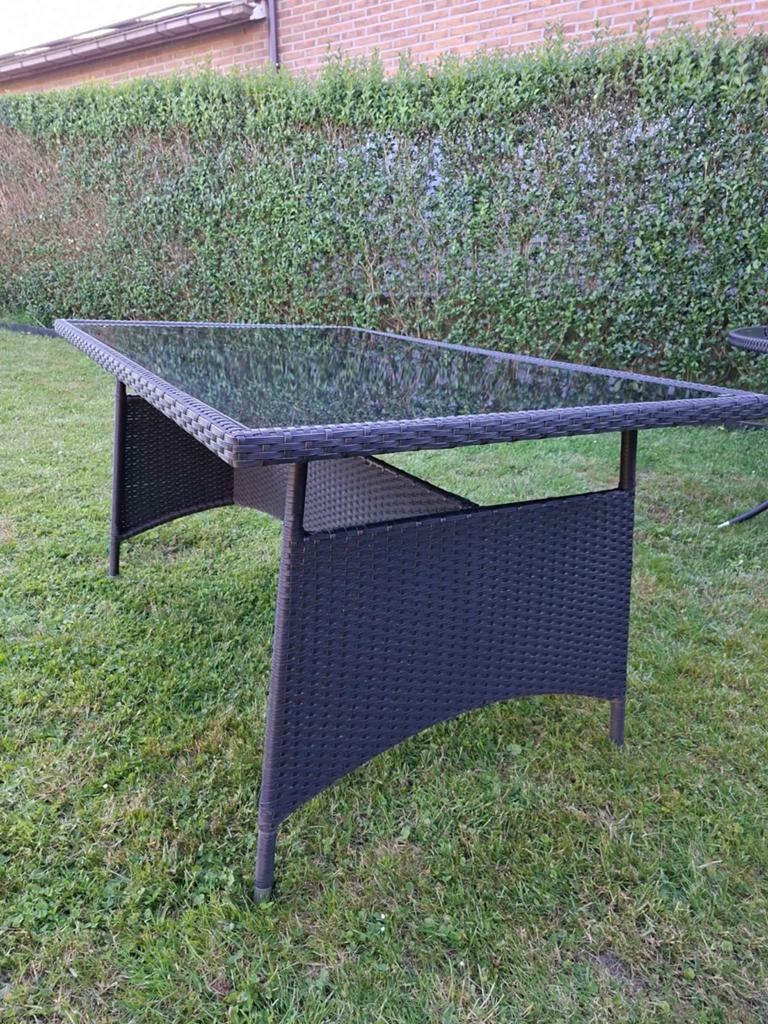 Table de jardin en résine tressée et verre 150x90 cm, Jardin & Terrasse, Tables de jardin, Enlèvement