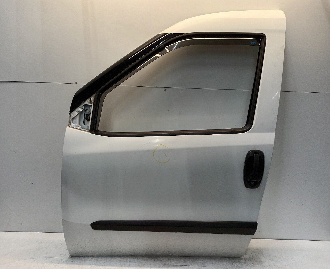 Portier links voor Opel Combo, Onderdelen@venauto.nl, Van der Ven Autorecycling B.V., Gebruikt, Ettenseweg 76, 4706 PB Roosendaal, The Netherlands