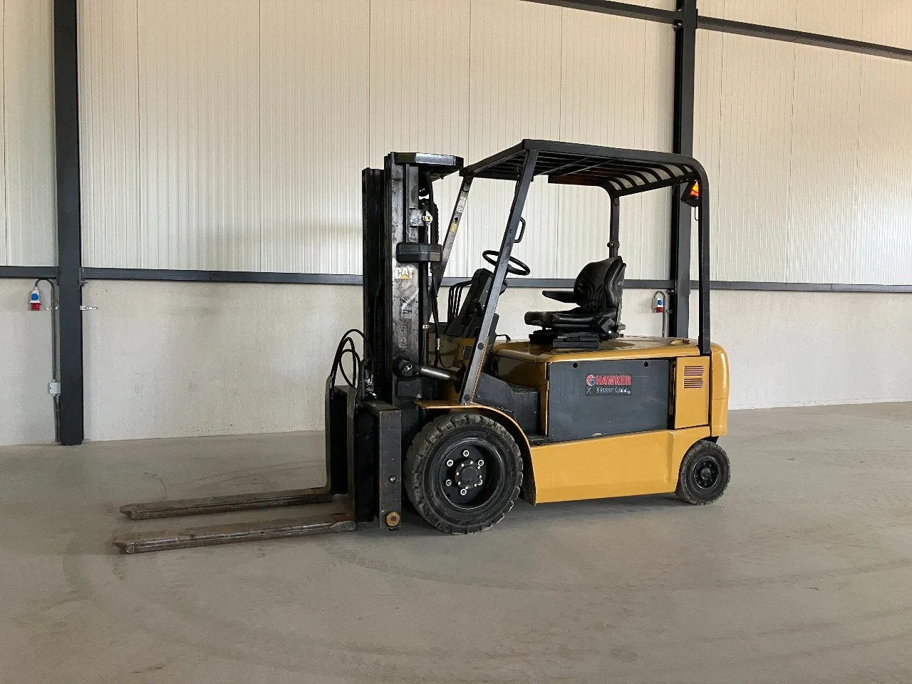 Caterpillar elektrische heftruck EP30K, Articles professionnels, Machines & Construction | Chariots élévateurs & Transport interne