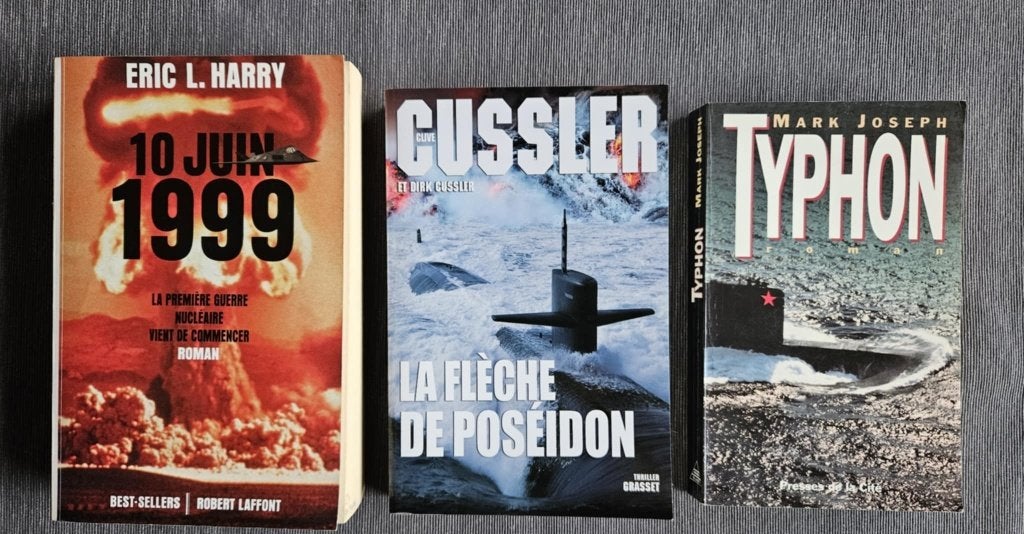 3 livres 10 juin 1999 / Flèche de Poséidon / Typhon, Ophalen of Verzenden, Zo goed als nieuw