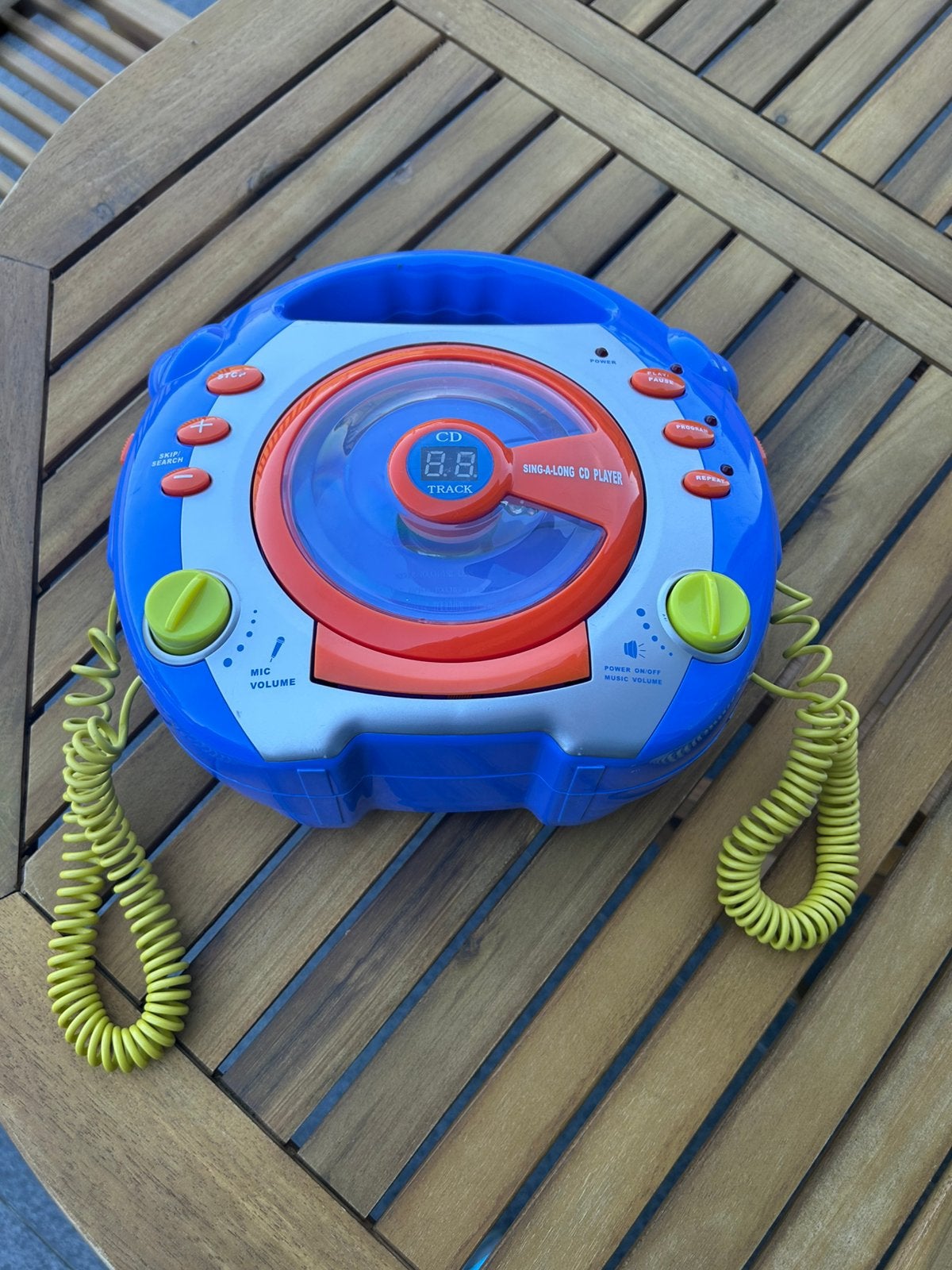 Sing along CD speller voor kinderen, Ophalen