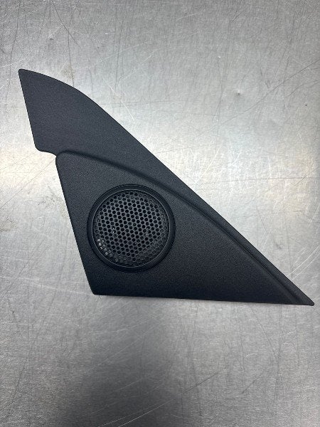 HAUT PARLEUR / ENCEINTE Mazda 3 Sport (BL14 / BLA4 / BLB4), Hitdorfer Straße 73
51371  Leverkusen, DE, Mazda, Utilisé, Info@mazda.de