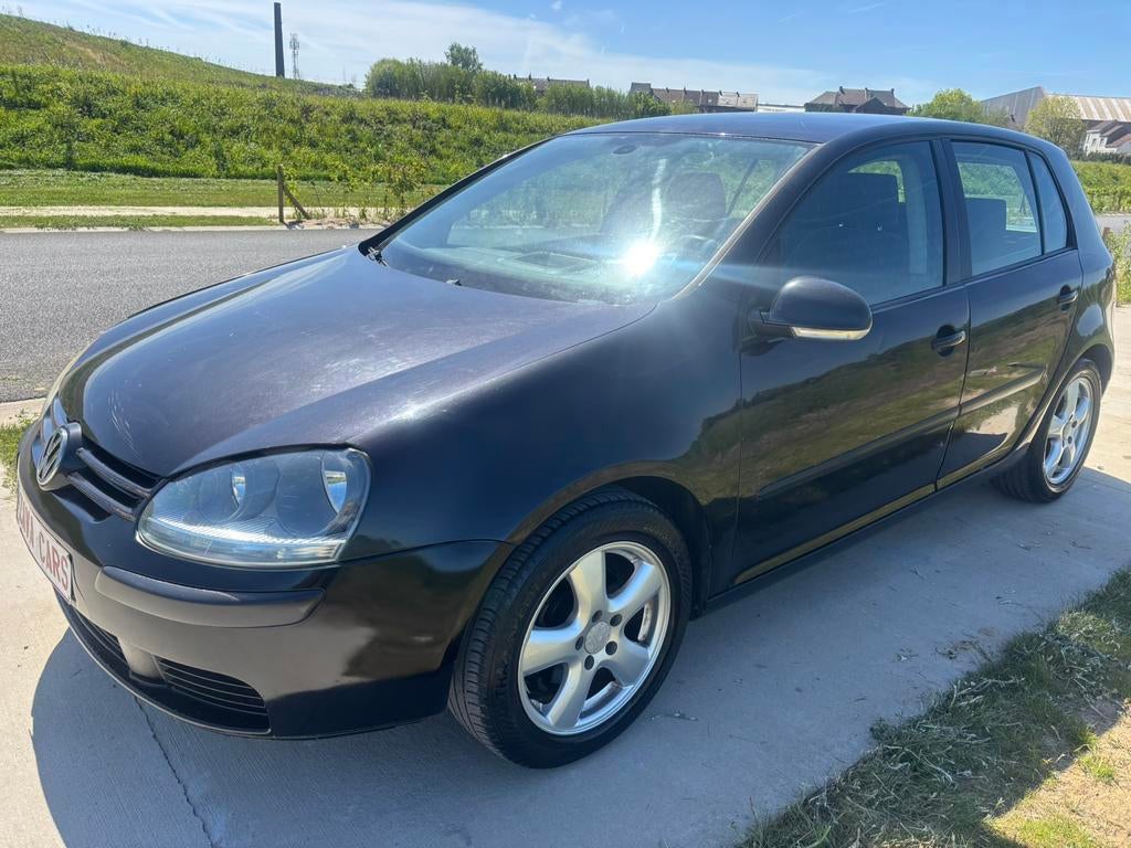 Volkswagen Golf 5 2.0 SDI premier propriétaire 213000KM, Auto's, 4 cilinders, Zwart, Parkeersensor, Bedrijf
