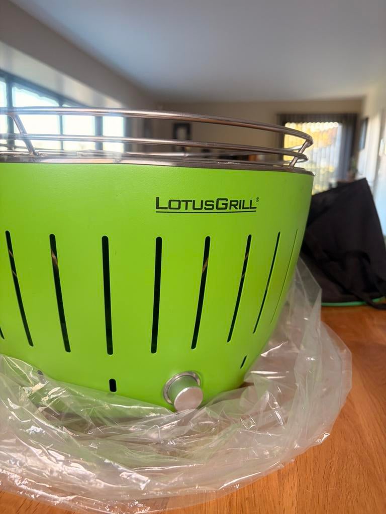 Lotus grill elektrische houtskoolbarbecue, Tuin en Terras, Houtskoolbarbecues, Zo goed als nieuw, Met accessoires, Ophalen of Verzenden