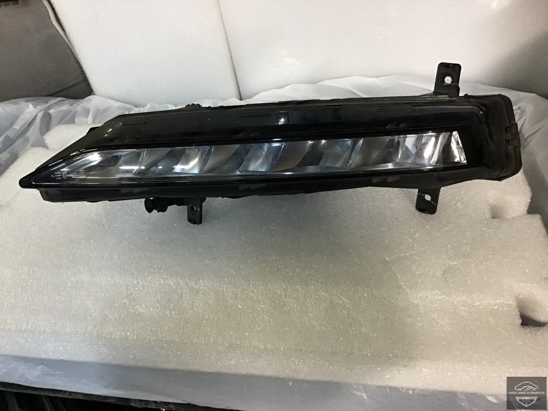 Feux de jour LED pour Skoda Superb 3V restyl e L 3V0941699B, Autos : Pièces & Accessoires, Infoline@skoda-auto.cz, Tr. Vaclava Klementa 869
293 01  Mlada Boleslav, CZ