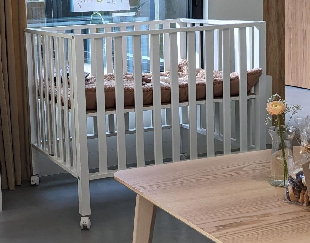 Babypark childwood wit, met wielen + 4 parkleggers, Ophalen, Gebruikt, Rechthoekig, In hoogte verstelbaar
