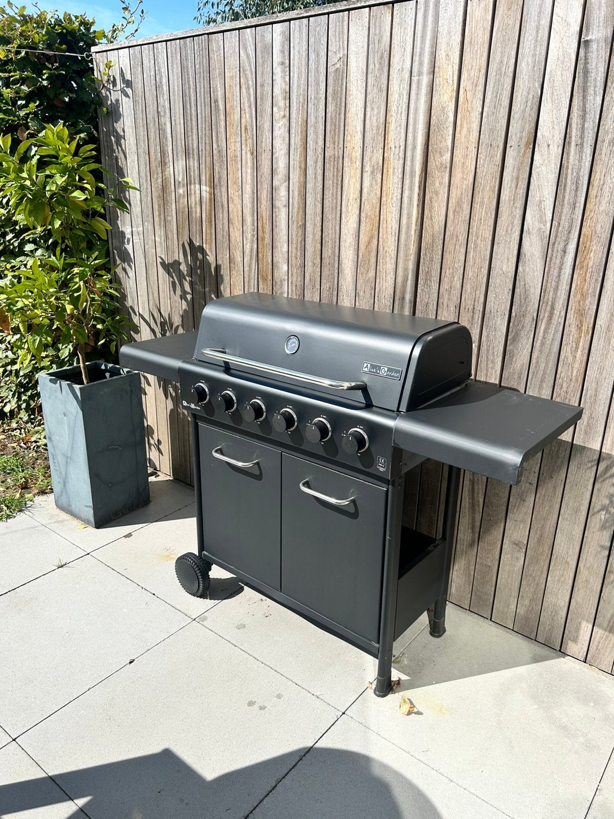 BBQ gas 6 pits, Tuin en Terras, Gasbarbecues, Ophalen, Zo goed als nieuw