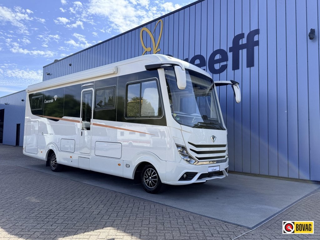 Concorde Carver 850 l 40, Iveco, Auvent, Intégral, 8 à 9 mètres, Diesel